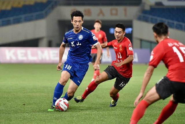 梅西签名球衣拍出6.6万美元，背后故事成交易焦点